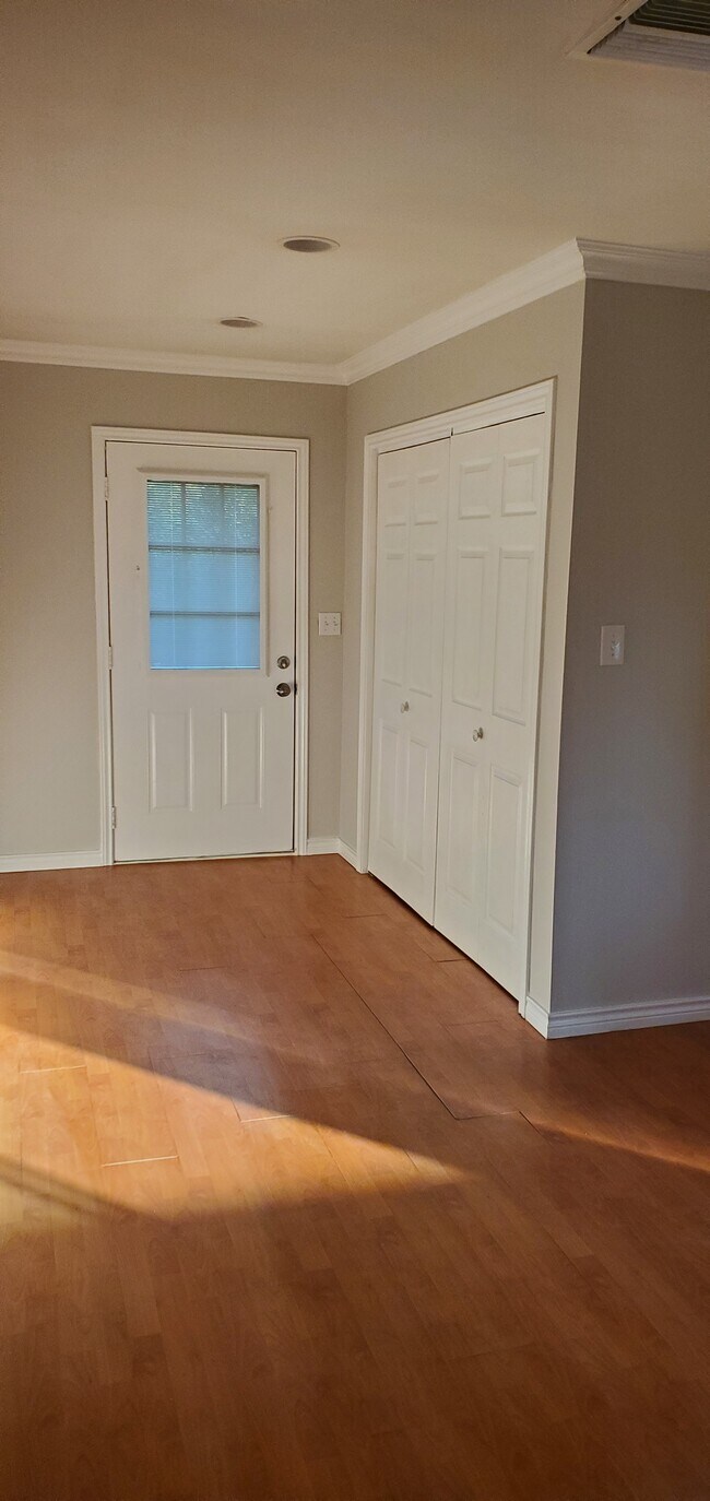 Photo - 900 Hill Top Dr