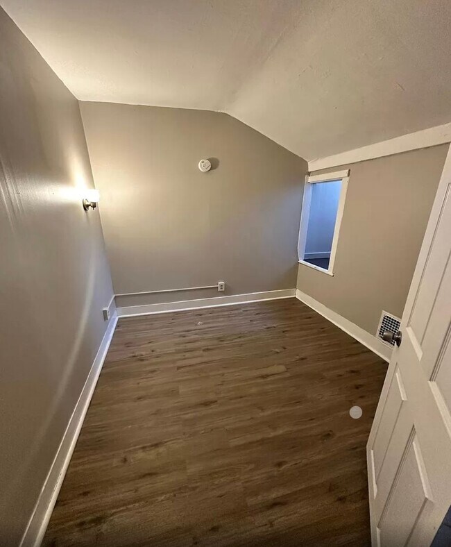 Photo - 1-3 McConnel Avenue Unidad 3