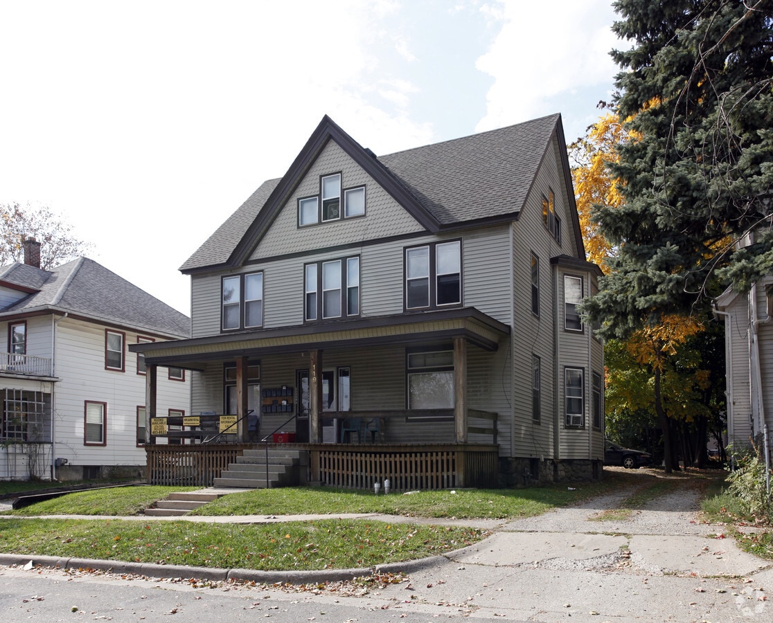 Photo - 119 College Pl
