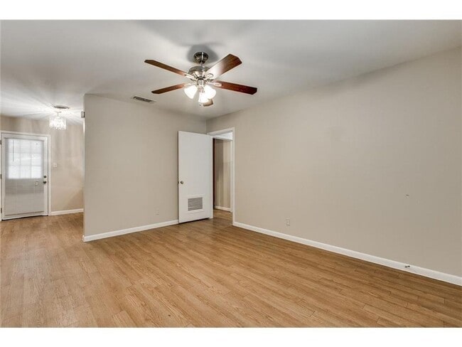 Photo - 404 Franklin Blvd