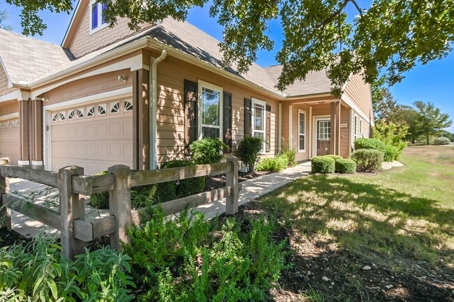 Building Photo - 111 Nassau Cir