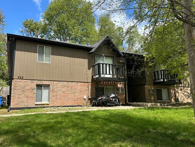 Building Photo - 722 Buchanan Ave Unit 4