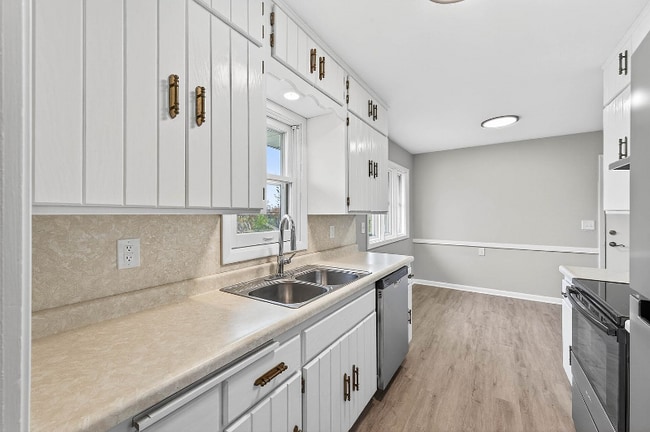 Photo - 3953 Arthur St NE