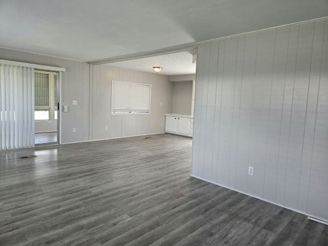 Photo - 4919 1st St W