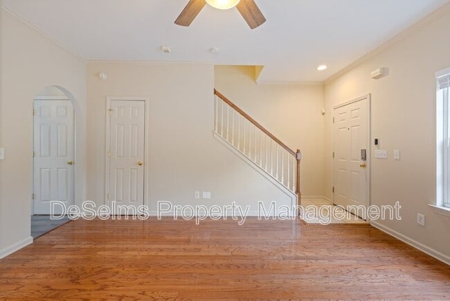 Photo - 1101 Downs Blvd