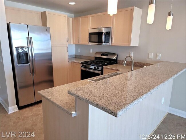 Photo - 1-BEDROOM UNIT AT THE OGDEN HIGHRISE! Unit 2202