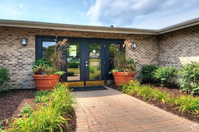 Leasing Office - The Woodlands of Crest Hill