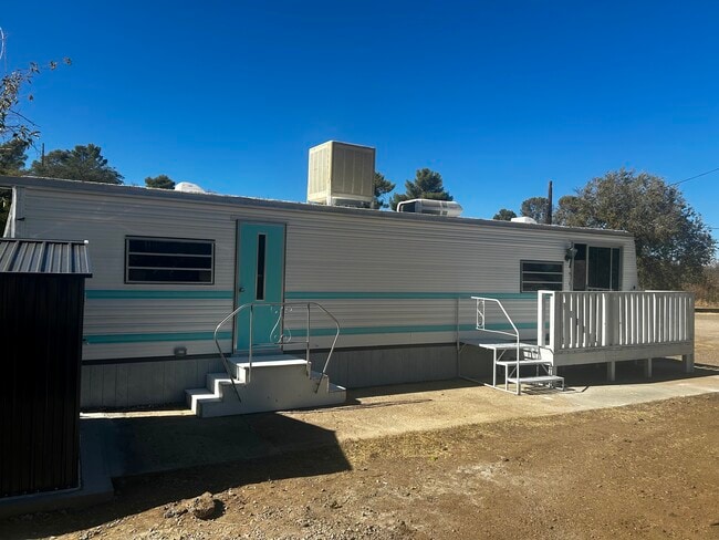 Building Photo - 1120 N Justice Dr Unit 9 Rental