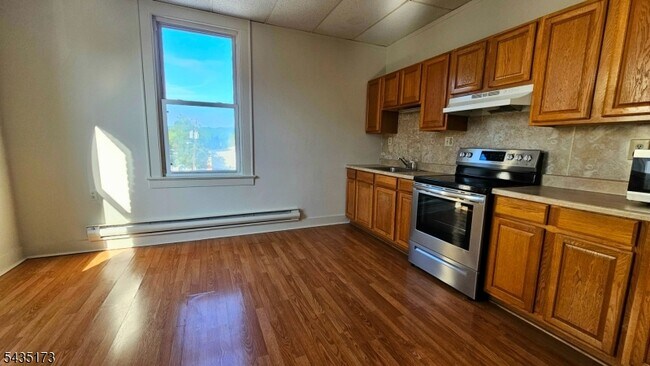 199 Main St Unit 1