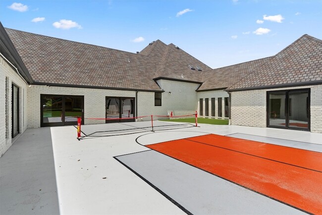 Photo - 209 Carriage Hill Ln