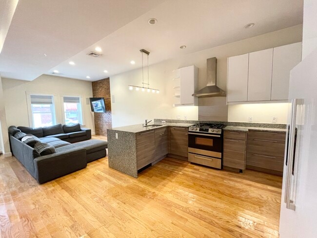 Photo - 96 L St Unit 0