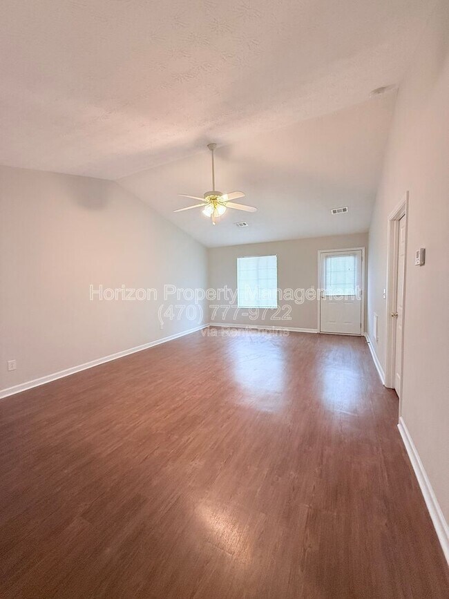 4003 Hidden Hollow Dr