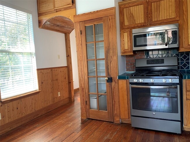 Photo - 919 Avenue L