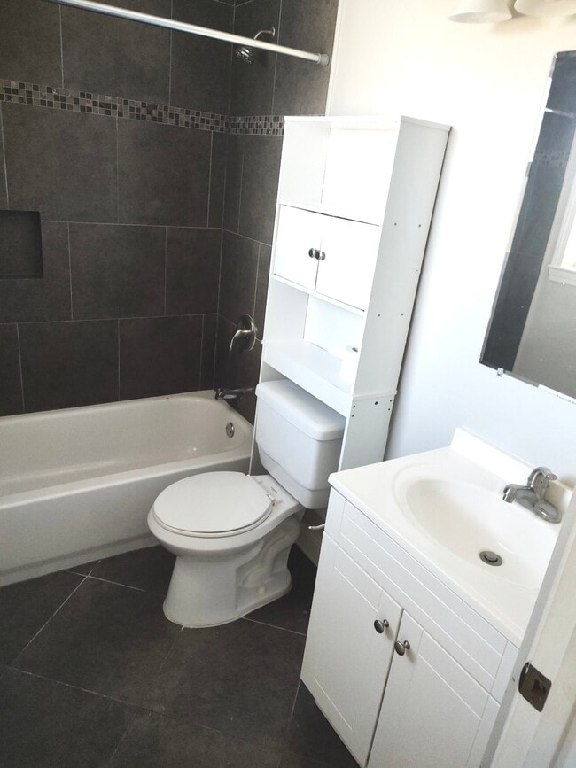 Photo - 1215 Josephine St Unit Apt 5