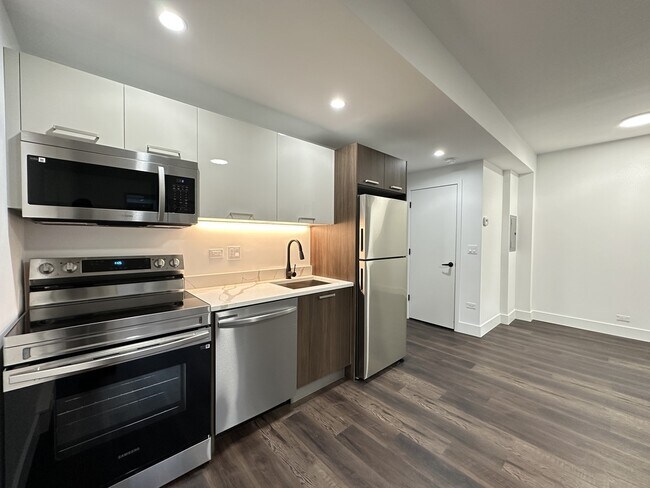 Photo - 1553 W Hollywood Ave Unit 203