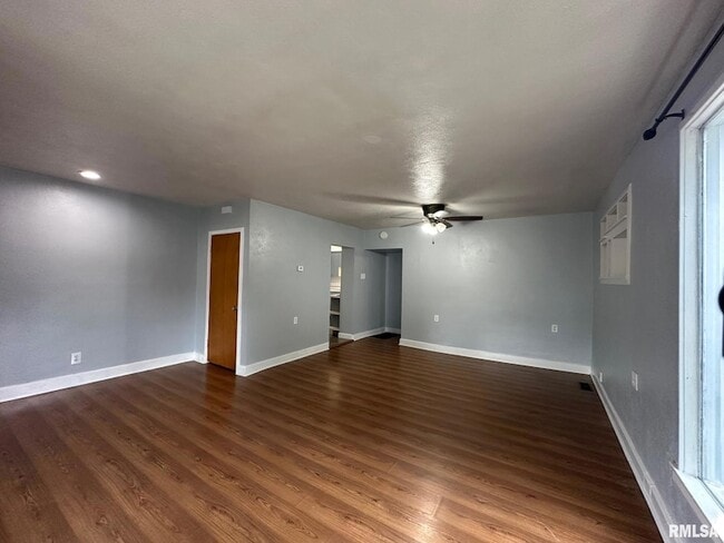 Photo - 202 N State St