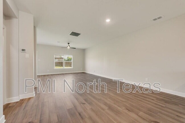 Photo - 804 Calhoun Dr