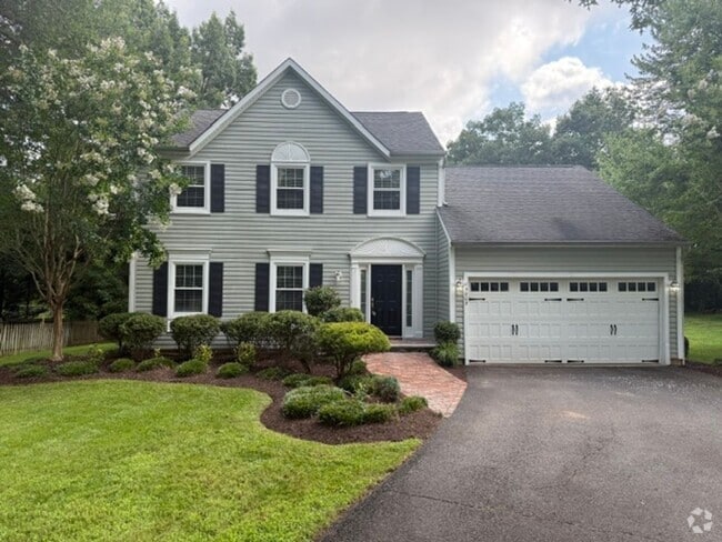 Building Photo - Lovely and Spacious 3 Bedroom 2.5 Bathroom... Rental