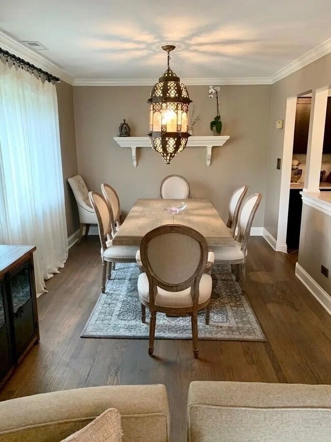 Photo - Beautiful 2-bedroom & 2-Bathroom Condo in Glenview