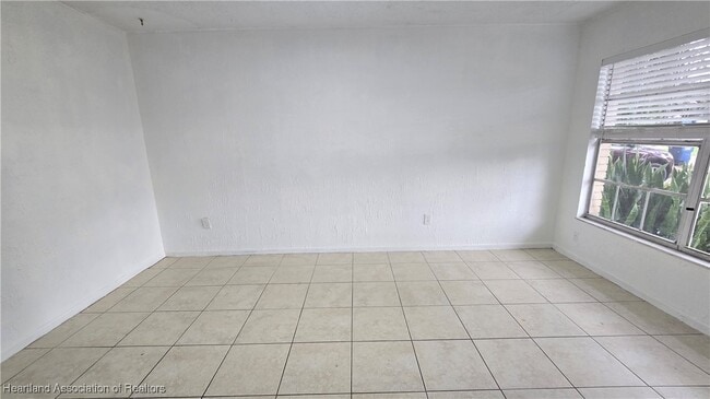 Photo - 2019 Colmar Ave