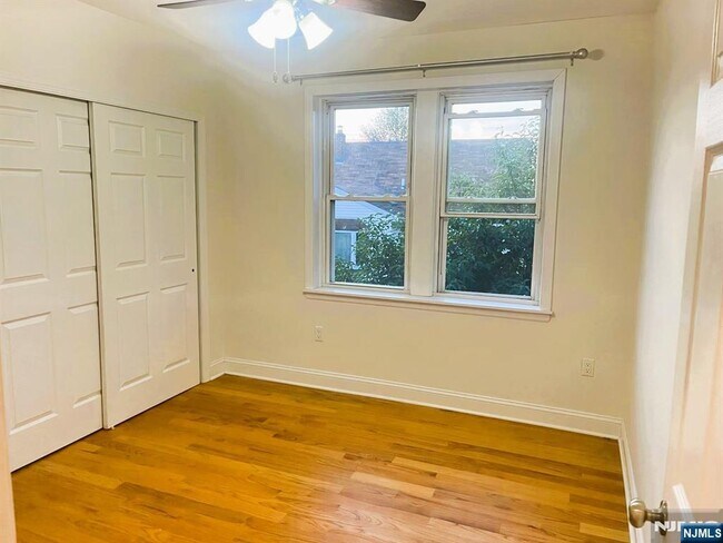 Photo - 10-12-12 Morton Pl Unit 2