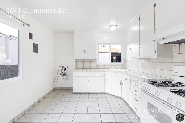 Photo - 3041 Glenhurst Ave