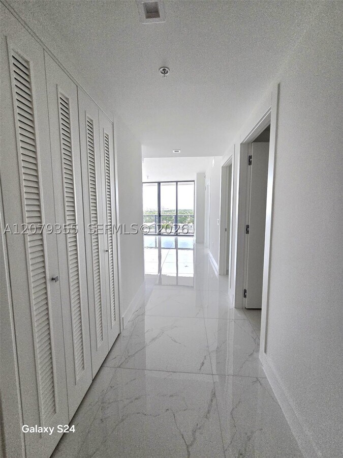 Photo - 1170 E Hallandale Beach Blvd Unit 907