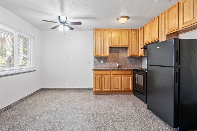 Photo - Wilshire Court Apartments