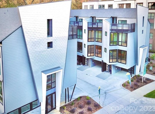 Building Photo - 1056 Kenilworth Ave