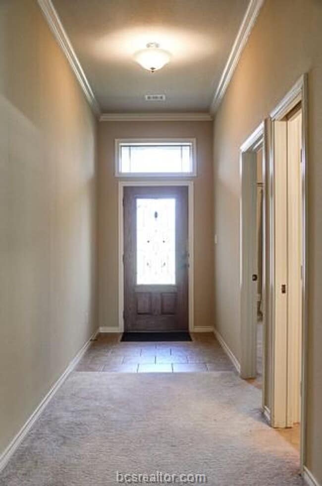 Photo - Available August 2026! Beautiful 5 Bed/4 B...