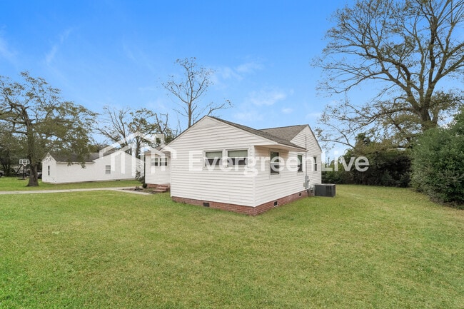Photo - 1147 Weston St