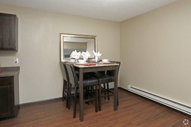 Photo - The Quarters