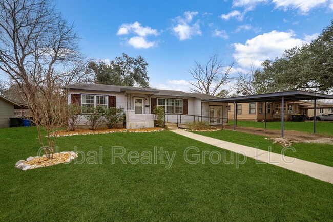 Building Photo - 408 Aviation Ave