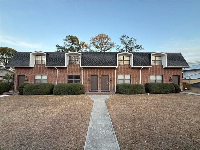 Photo - 902 Darling Ave