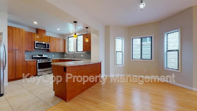 Photo - 806 35th Ave