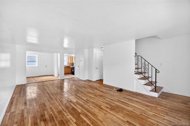 Photo - 2112 Lacombe Ave