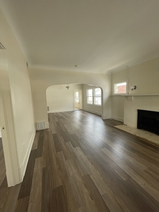 Photo - 3720 Chester Ave