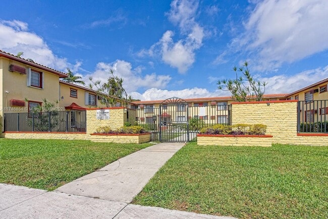 Photo - 661 SW 11th St Condo Unit 21W