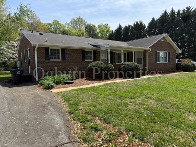 Building Photo - 117 Caroline Ct Unit APT B