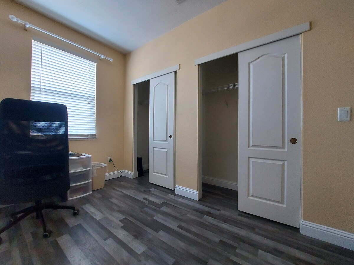 Photo - 1428 Redwood Dr