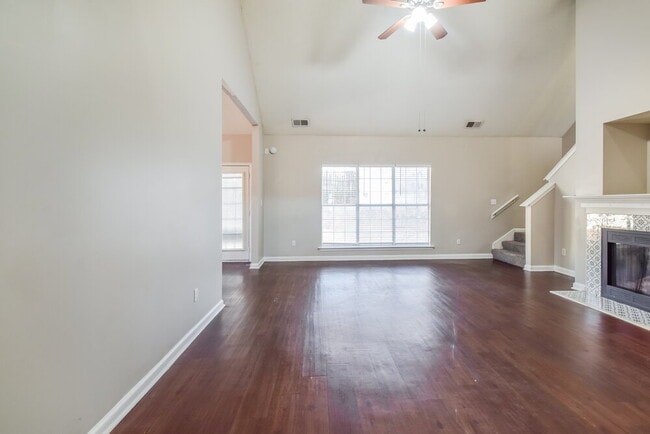 Photo - 10222 Green Moss Dr N