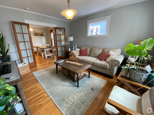 Building Photo - 21 Saint Peter St Unit 1R Rental