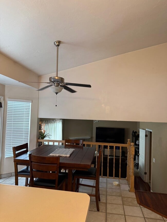 Photo - 8816 1095 W