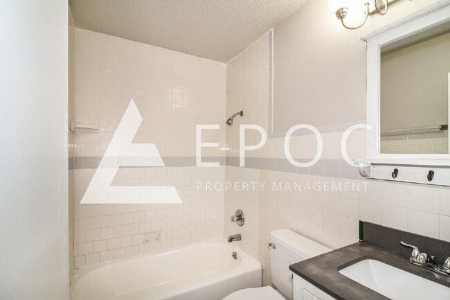 Photo - 409 Woodland Dr