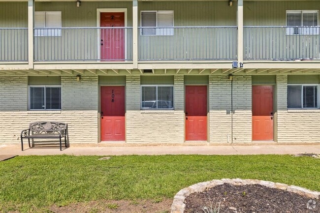 Building Photo - 806 E 13th St Unit 104 Rental