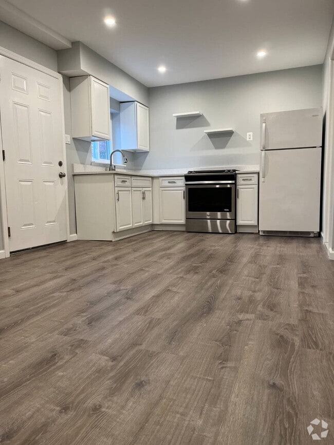 Building Photo - 1227 E 69th St Rental