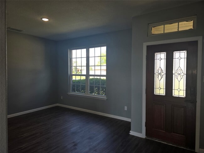 Photo - 5210 Benton Dr