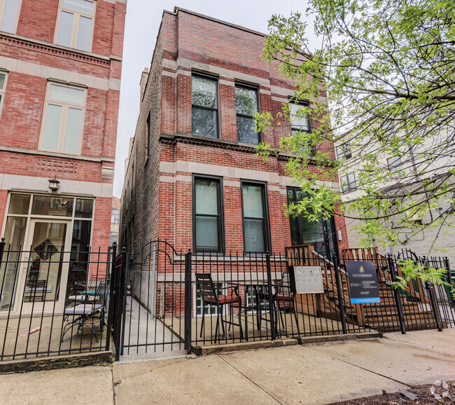 Building Photo - 1116 N Hermitage Ave Rental