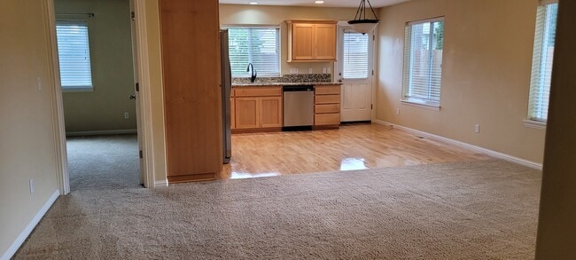 Photo - 539 SE Oak Grove Ave