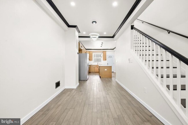 Photo - 2625 E Madison St